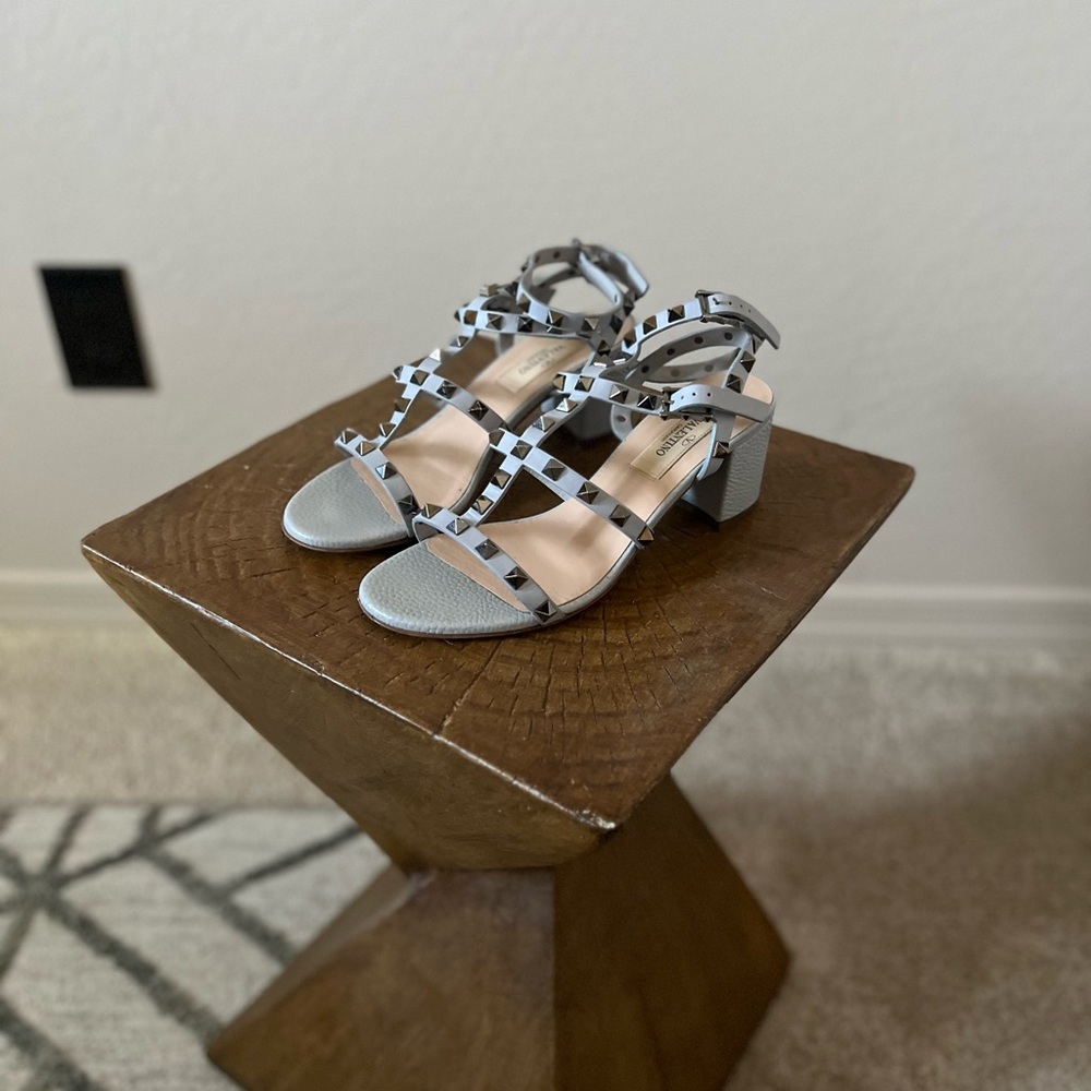 Preowned Valentino sky blue strappy block heels